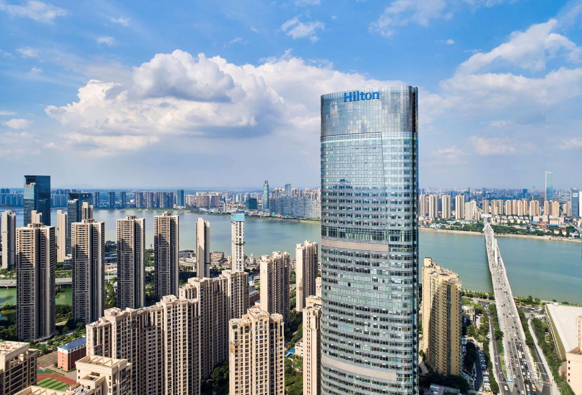 Hilton Changsha Riverside Exterior foto